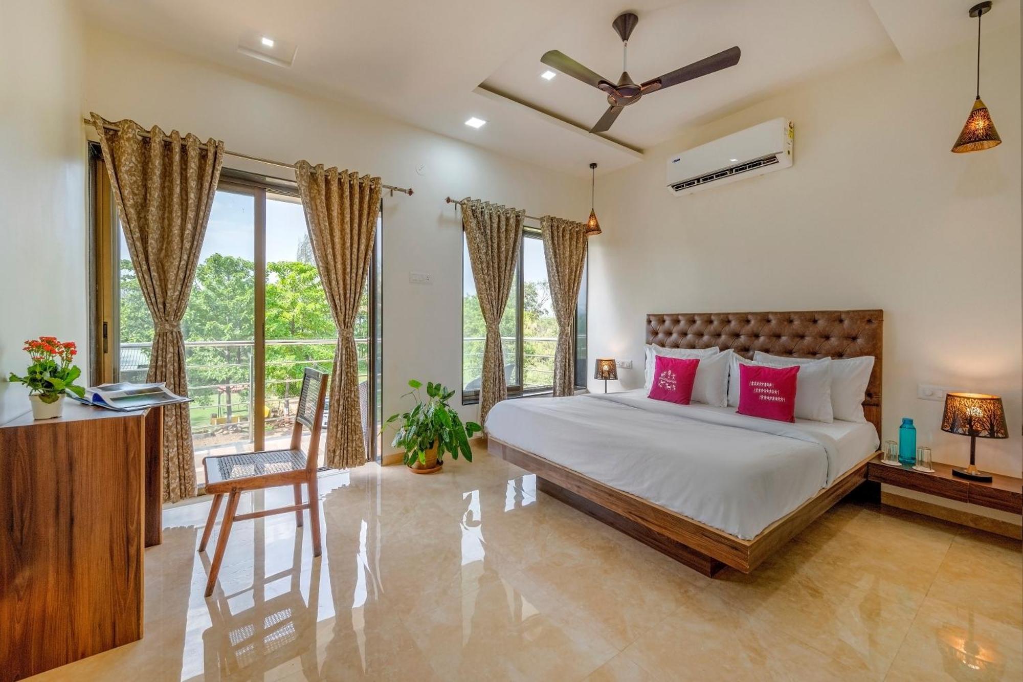 Saffronstays Lakeview Nivara - Farm Stay Villa With Private Pool Near Pune Luaran gambar